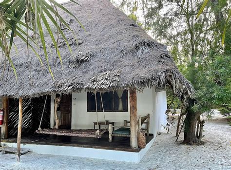 Hakuna Majiwe Beach Lodge, Paje (updated prices 2024).